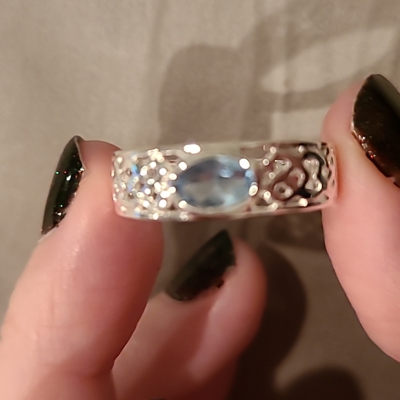 Sterling silver light blue cubic zirconia ring - Picture 7 of 7